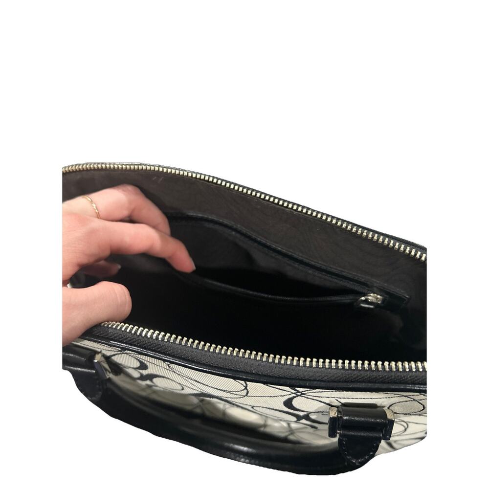 Brooks Brother Genuine Leather And Canvas Bag With Zipper And Swirling Pattern - Picture 9 of 15